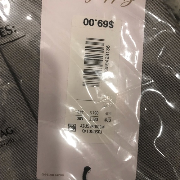 Roundtree and Yorke Fitted Button Down Long Sleeve Shirt with French Cuffs - Picture 6 of 6